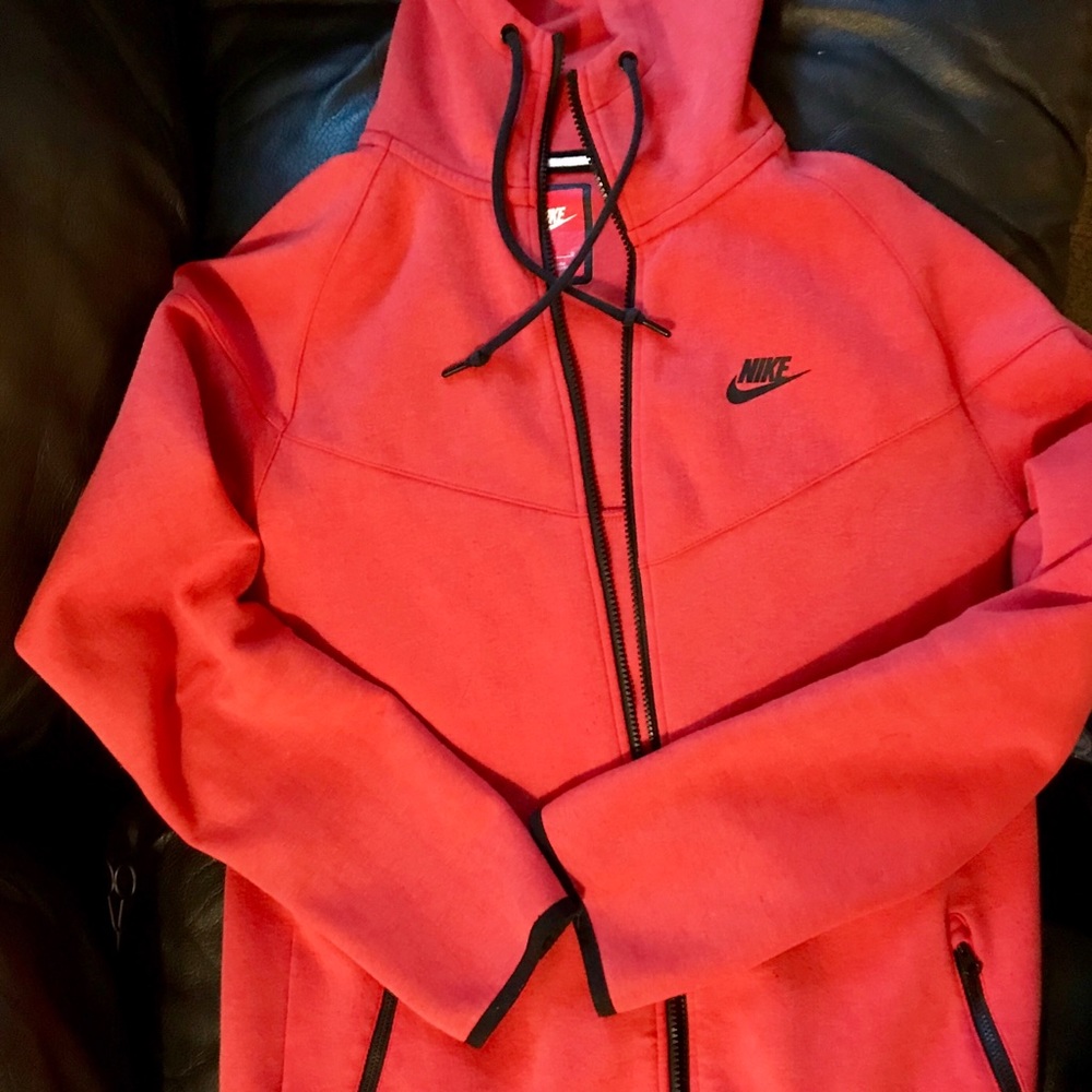Nike Tech Fleece Hoodie Size Large in Red